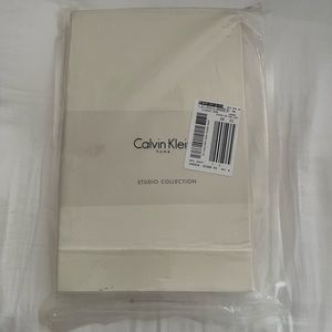 NWT Calvin Klein Home King flat sheet classic cord, crème